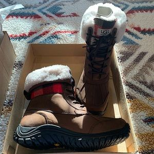 UGG Adirondack Boot II Plaid (W/ 106596)